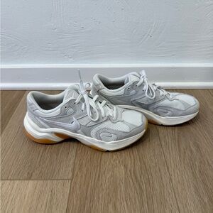 Nike Neutral Size 7 Sneaker